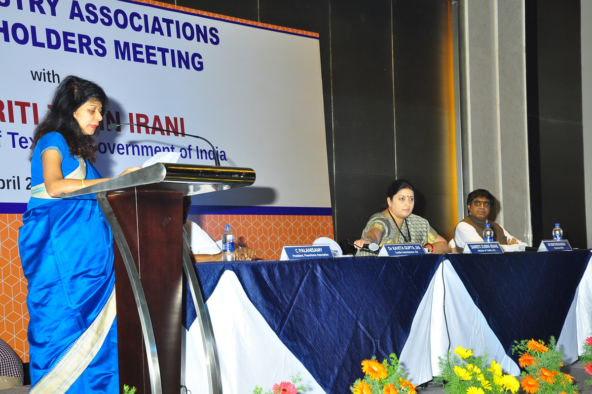 Honorable Minister of Textiles Smt. Smriti Zubin Irani chaired the meeting